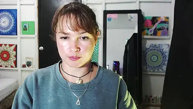 solamatista11 online show from October 27, 2025, 7:37 pm