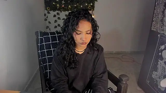 Mary Rosse1 online show from October 15, 2025, 7:22 pm