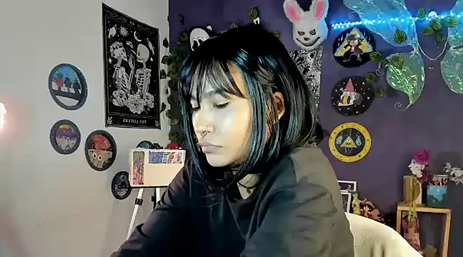 Mary Rosse1 online show from March 11, 2025, 10:07 am