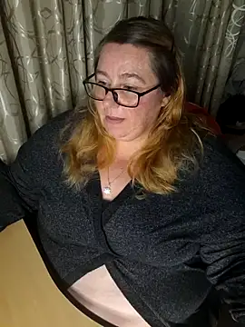 Iceprincess2bad4u online show from November 28, 2025, 5:13 pm