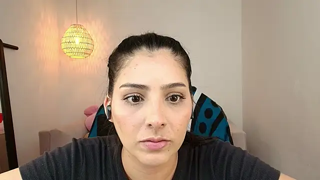 YummyAnna  online show from February 10, 2026, 8:19 pm