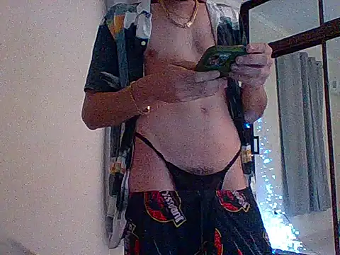 Snapshot of Rosecock69 chatting on May 8, 2026, 6:50 am Rosecock69 online show from May 8, 2026, 6:50 am
