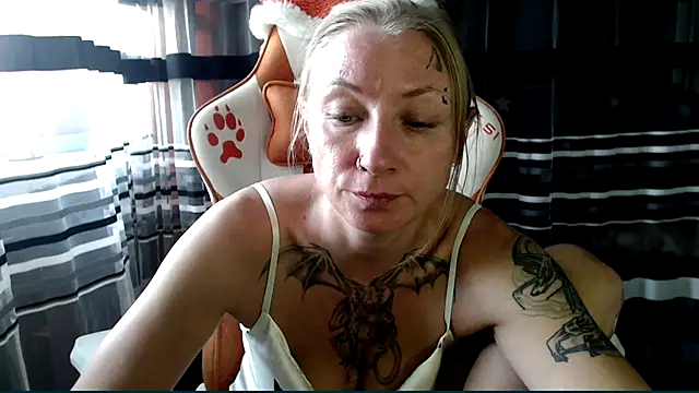 Snapshot of cold_lollipop chatting on July 31, 2026, 7:19 am cold lollipop online show from July 31, 2026, 7:19 am