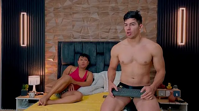 FelipeAndMarcello3 online show from September 19, 2025, 2:32 pm