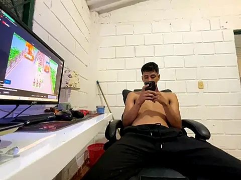 Max TheHorseDick online show from October 4, 2025, 2:35 am