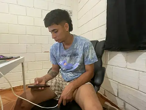 Snapshot of Max_TheHorseDick chatting on May 17, 2026, 11:49 pm Max TheHorseDick online show from May 17, 2026, 11:49 pm