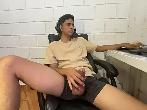 Max TheHorseDick online show from March 12, 2026, 6:17 am