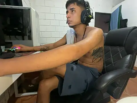 Max TheHorseDick online show from April 23, 2026, 10:33 pm