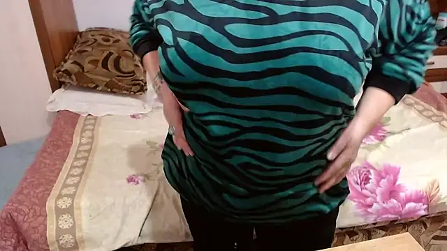 SweetMommaX online show from February 17, 2025, 1:11 pm