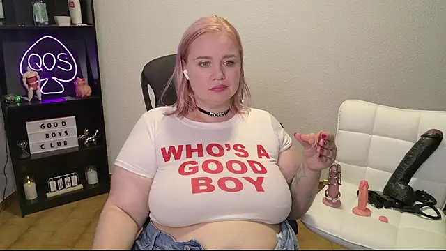 MargotGrey online show from June 7, 2026, 7:19 pm