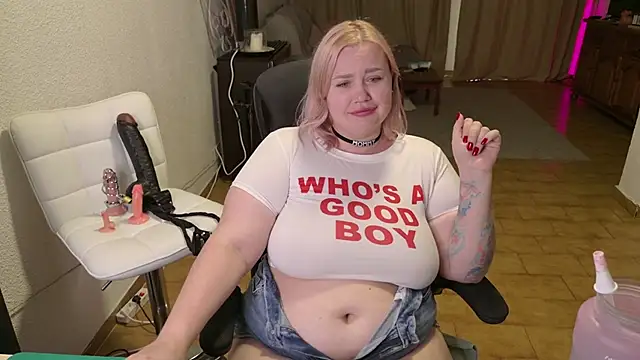 MargotGrey online show from May 5, 2026, 1:14 pm