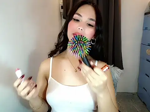 Webcumcutie online show from August 4, 2026, 3:33 am