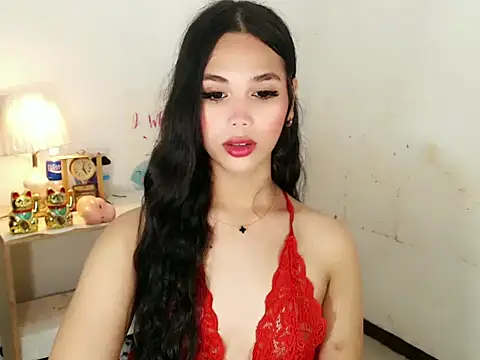 Webcumcutie online show from October 6, 2025, 5:41 am