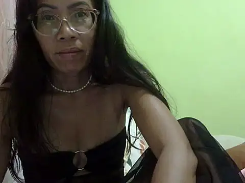 Snapshot of Tinderella chatting on April 29, 2026, 8:37 pm Tinderella online show from April 29, 2026, 8:37 pm