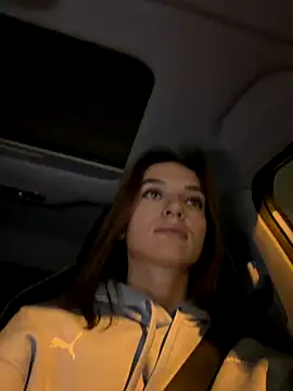 -AngelAri- online show from November 25, 2025, 6:08 pm