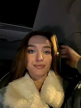 -AngelAri- online show from December 2, 2025, 7:04 pm