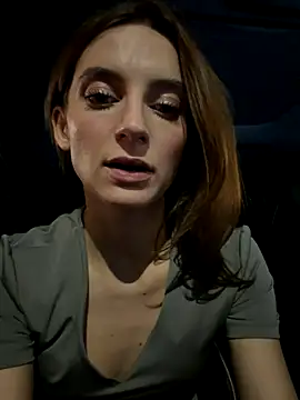 -AngelAri- online show from December 13, 2025, 9:21 pm