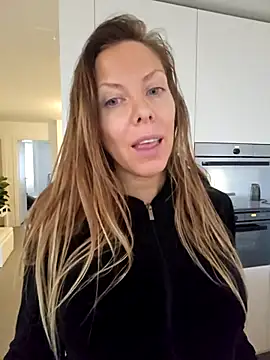 novaforyou1 online show from December 15, 2025, 8:42 am