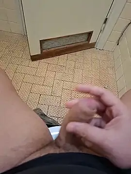 Snapshot of Frossi94 chatting on December 17, 2025, 3:50 pm Frossi94 online show from December 17, 2025, 3:50 pm