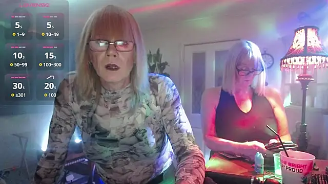 Snapshot of COUPLE4VOYEUR01 chatting on January 17, 2026, 7:50 pm COUPLE4VOYEUR01 online show from January 17, 2026, 7:50 pm