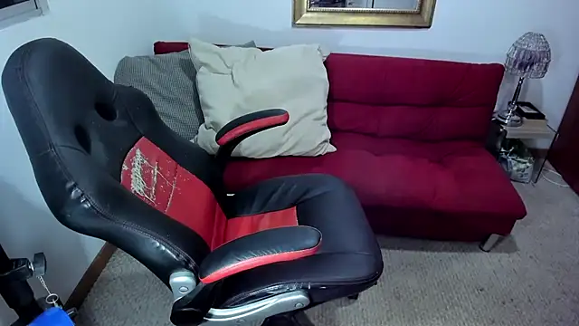 NicolettColin online show from March 11, 2025, 11:15 pm