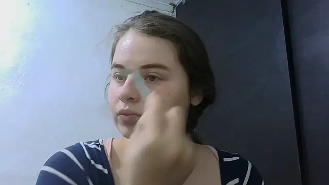 Snapshot of HellenMiyer1111 chatting on July 31, 2026, 2:47 pm HellenMiyer1111 online show from July 31, 2026, 2:47 pm