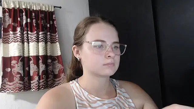 HellenMiyer1111 online show from November 2, 2025, 8:25 pm