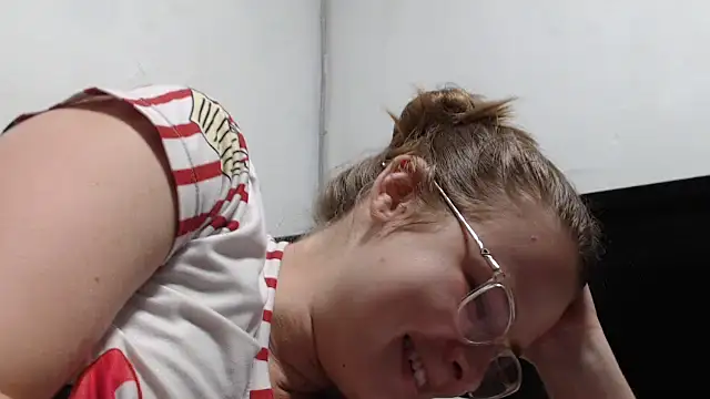 HellenMiyer1111 online show from September 24, 2025, 4:08 am