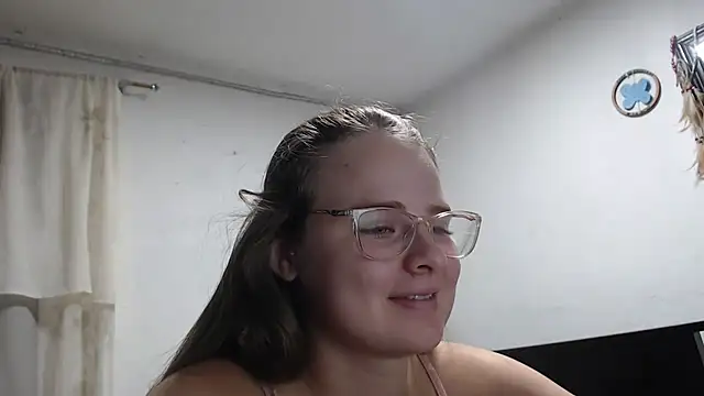 HellenMiyer1111 online show from October 25, 2025, 2:39 pm