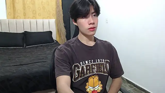 Elio-cam online show from December 25, 2024, 8:18 am