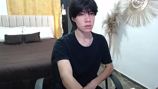 Elio-cam online show from November 11, 2025, 8:31 am