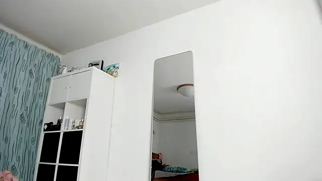 Snapshot of KenzieDawton chatting on December 14, 2025, 5:02 am KenzieDawton online show from December 14, 2025, 5:02 am