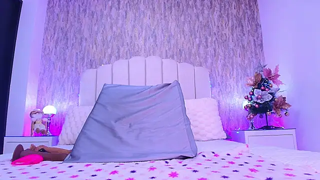 raven lilith  online show from November 27, 2025, 3:29 am