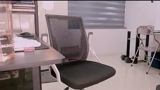 Snapshot of Shyn__ chatting on March 5, 2026, 7:05 am Shyn online show from March 5, 2026, 7:05 am