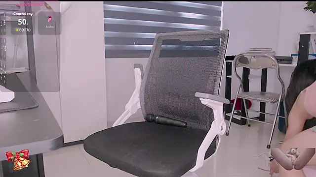 Snapshot of Shyn__ chatting on March 2, 2026, 4:02 am Shyn online show from March 2, 2026, 4:02 am