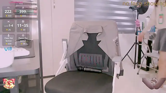 Shyn   online show from December 15, 2025, 4:51 am