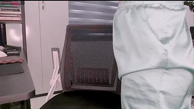 Snapshot of Shyn__ chatting on March 11, 2026, 4:06 am Shyn online show from March 11, 2026, 4:06 am