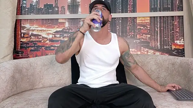 Petesevans online show from June 4, 2026, 8:57 pm