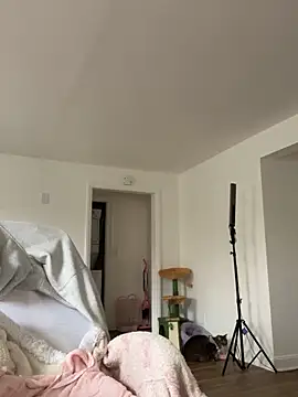 mochamimi online show from October 11, 2025, 5:25 pm