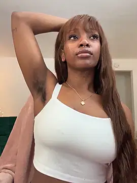 mochamimi online show from December 4, 2025, 5:06 am