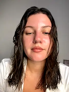 likaxxx online show from September 8, 2025, 6:18 pm