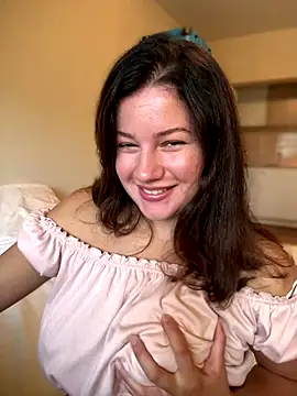 likaxxx online show from October 6, 2025, 11:22 am