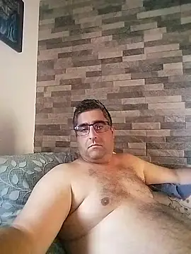 ADRIAN ADI40 online show from May 6, 2026, 8:51 am