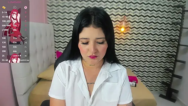 BIANCAROY1 online show from April 27, 2026, 7:01 pm