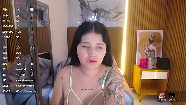 BIANCAROY1 online show from September 30, 2025, 6:58 pm