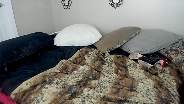 Lourdesnoirxh online show from November 11, 2025, 1:11 am