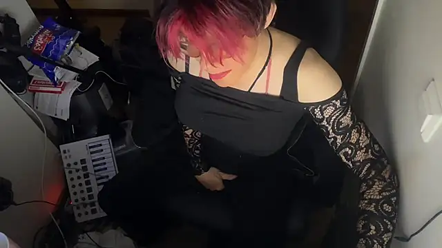 ecd011 online show from September 29, 2025, 1:01 am