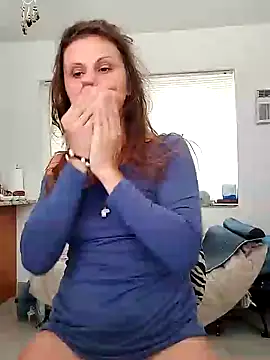 Scarlettishere online show from April 18, 2026, 4:09 pm