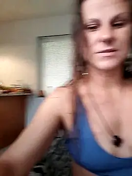 Scarlettishere online show from April 13, 2026, 11:47 am