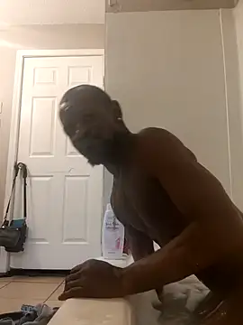 Maculine Stayr online show from February 7, 2025, 10:30 pm